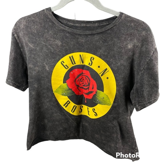 Guns N’ Roses Tops - Guns N Roses Black Concert Crop Top Tshirt Woman’s Size Medium